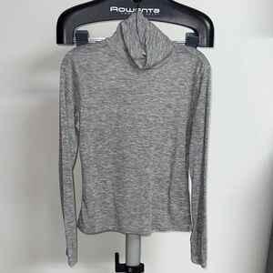 H&M Gray Lightweight Turtleneck Long Sleeve Top, Women's Size M EUC